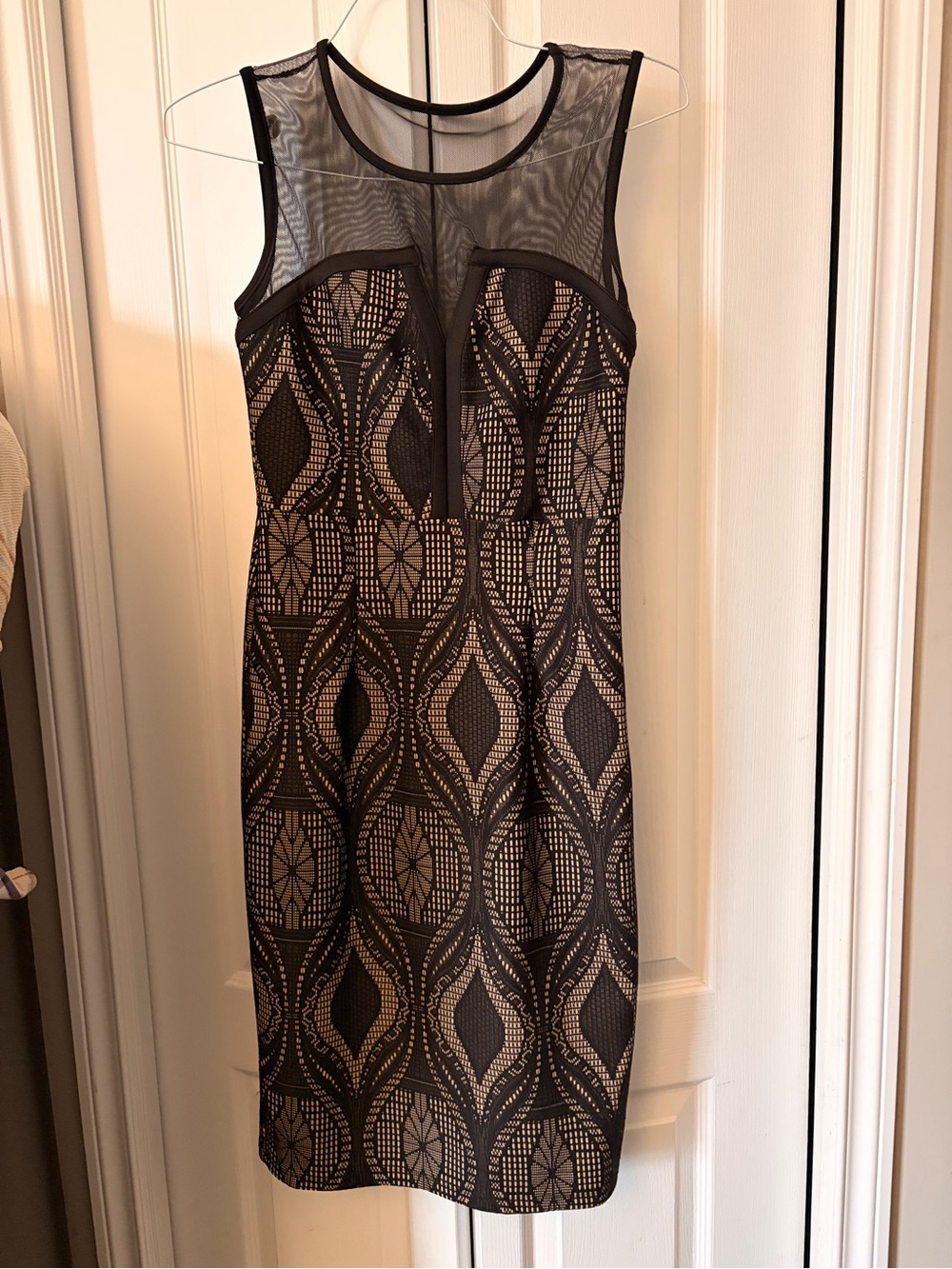 Sexy fitted dress - SIZE 4
